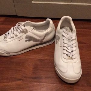 White Puma Roma sneakers